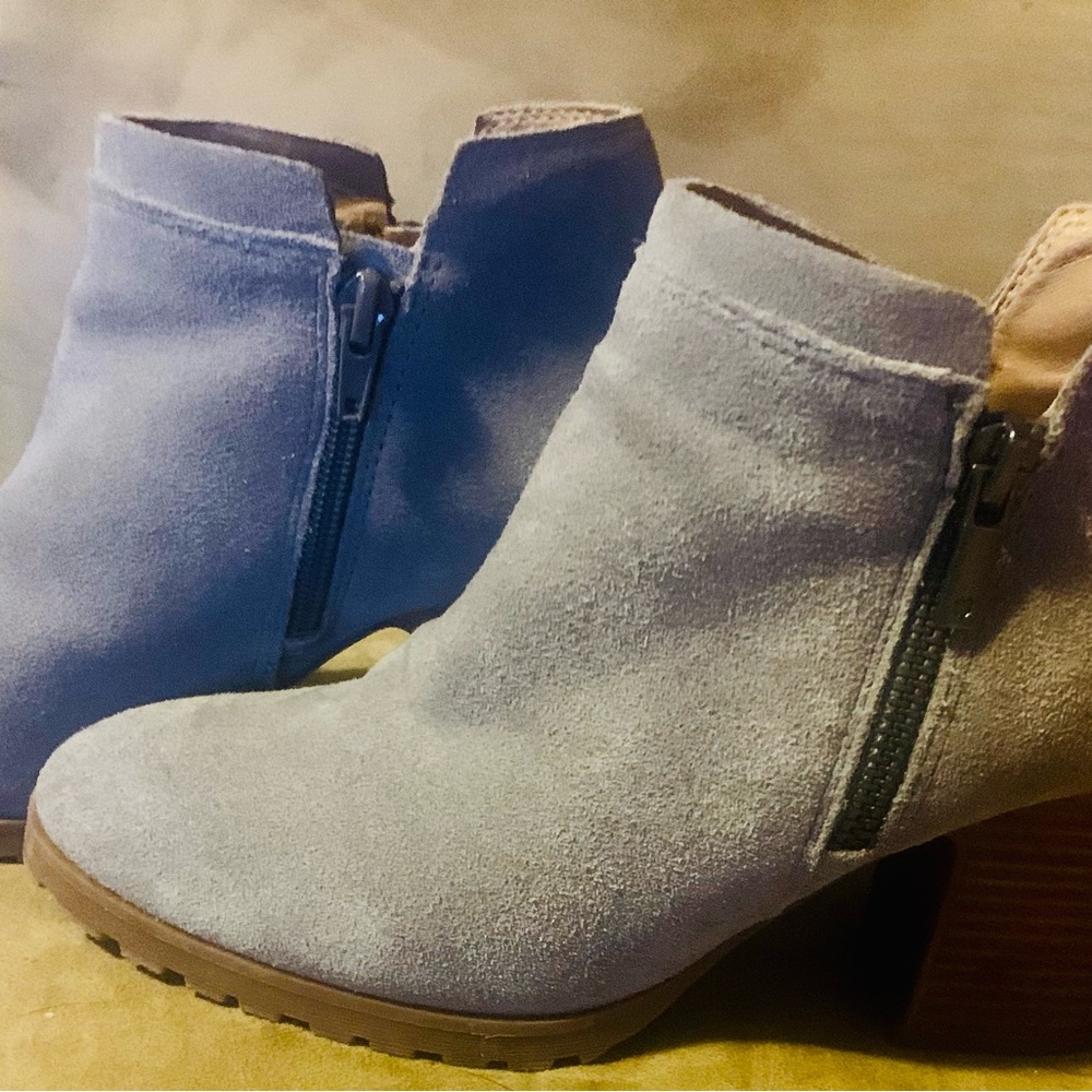 Lucky Brand Grey(hint of brown) Booties Size 7/12